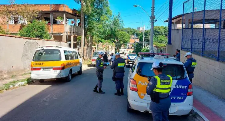 Detran|ES, PMES e PCES fiscalizam vans de Transporte Escolar em Cariacica